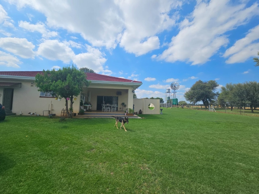 4 Bedroom Property for Sale in Jan Kempdorp Rural Northern Cape